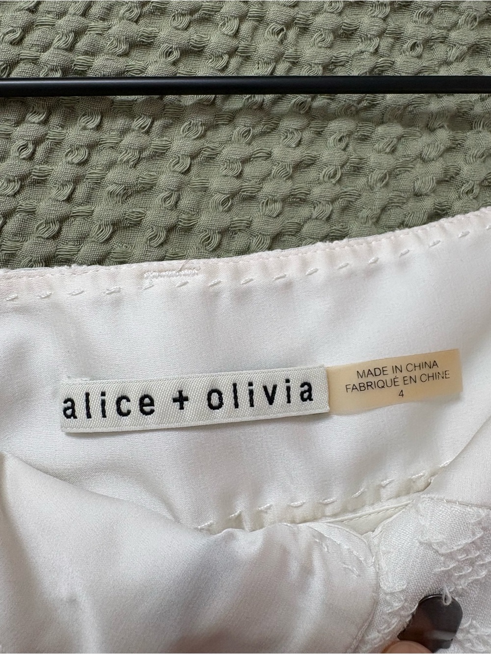 Alice + Olivia Pleated Embroidered‎ Shorts Cream Sz 4 Bohemian Cottagecore - Picture 7 of 8